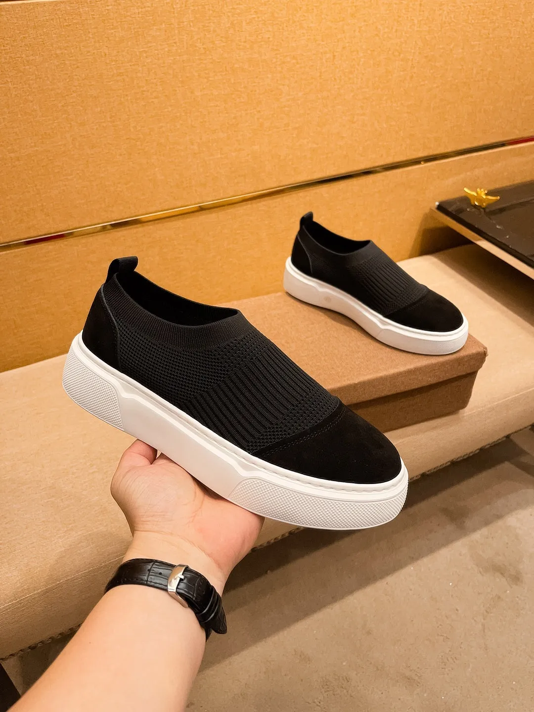 Men's shoes💰 400💰🔥【Dior】🔥Men's high-end brand of shoes official website 1:1 latest masterpiece: the upper is made of Italian imported first-layer cowhide with a comfortable and breathable lining➕original non-slip and wear-resistant outsole🔥, making walking more convenient and comfortable! An exclusive new model, a stunning work, a beautiful 1:1 replica [color] compared to the official quality! Create a fashionable personality to set off your uniqueness! A must-have for trendy men! Classic 🔥Size: 38-44 Color: 🔥 3⃣️colors available🔥